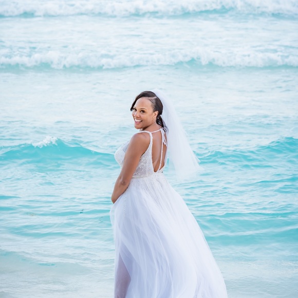 Wedding dress - Picture 6 of 7